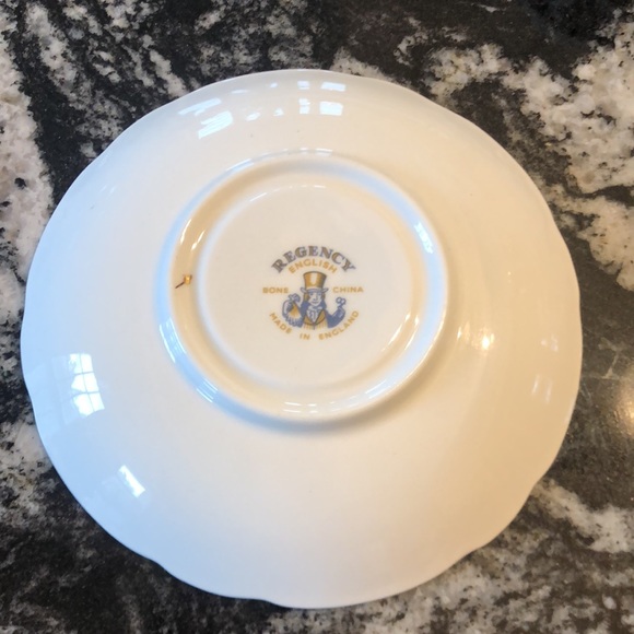 Gorgeous Regency English bone China tea cup & saucer 🌺 - Picture 5 of 5